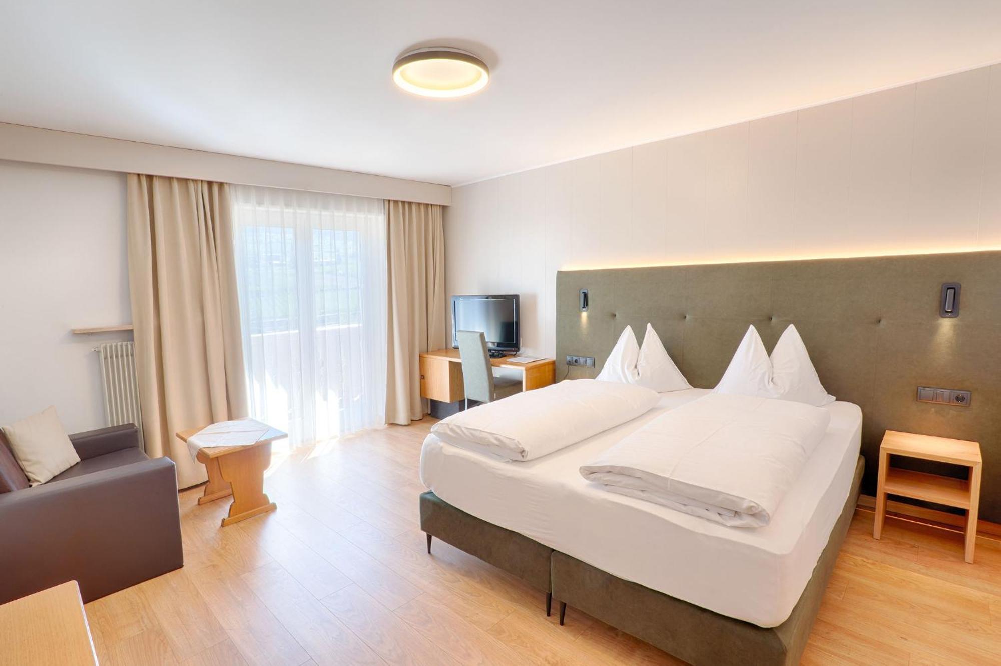 Hotel Lamm ナトゥルノ エクステリア 写真